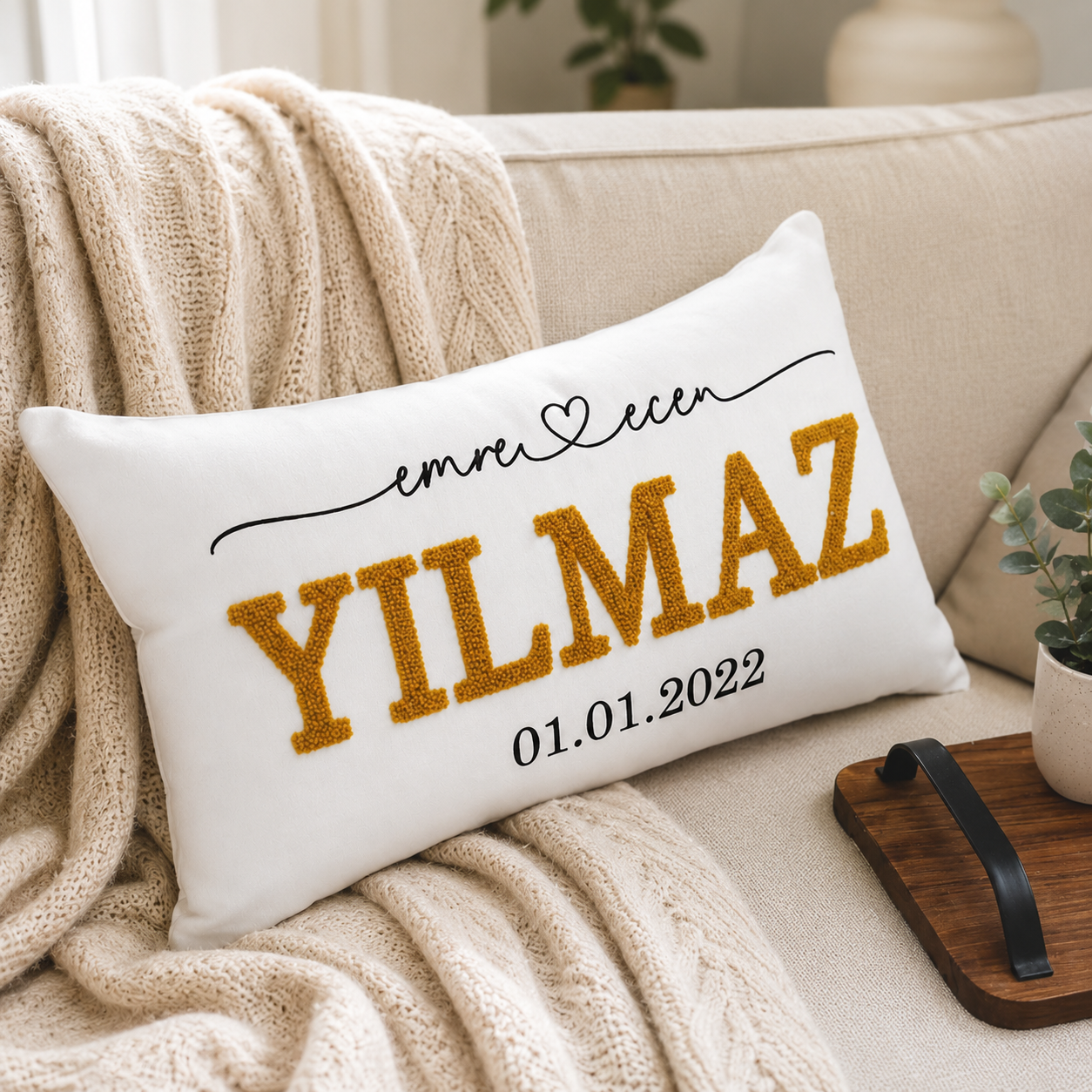Kişiye Özel Aile Soyisimli Punch İşlemeli Aile Yastığı